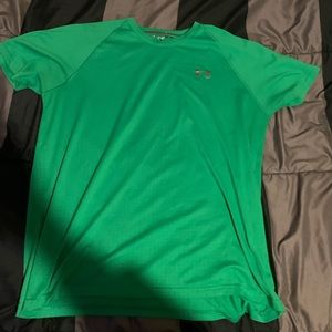Men’s Under Armour tee